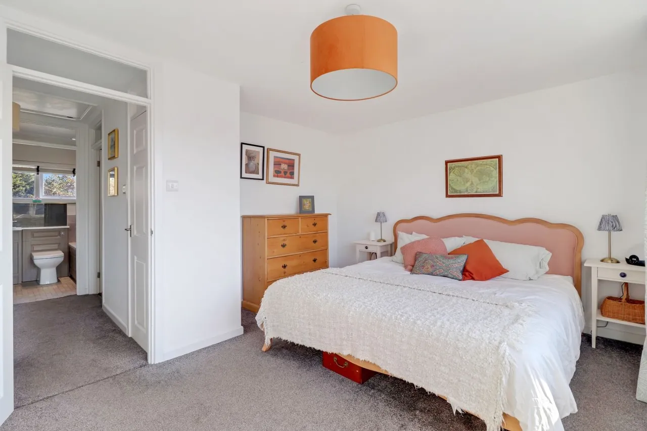 Woodbridge Hill, Guildford, GU2, photo 8