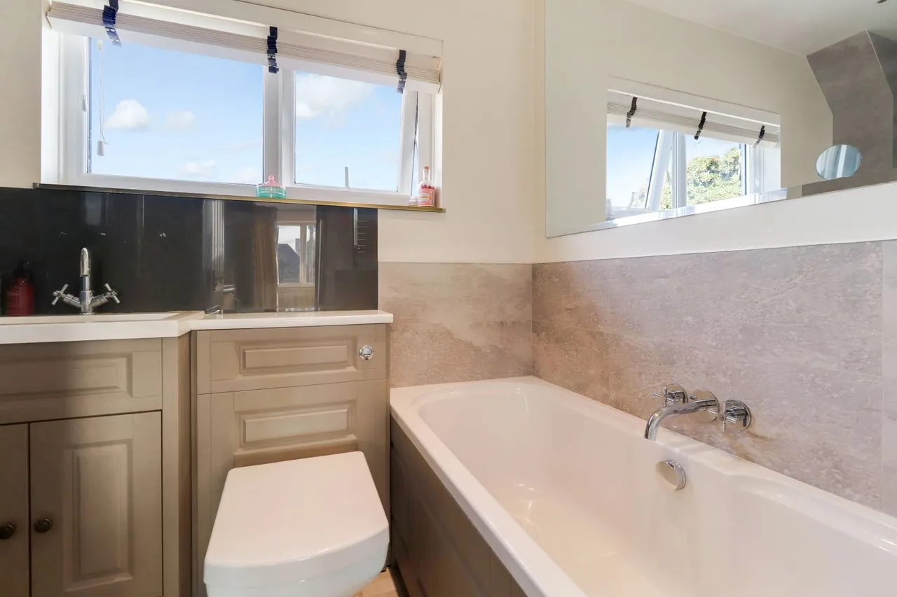 Woodbridge Hill, Guildford, GU2, photo 12