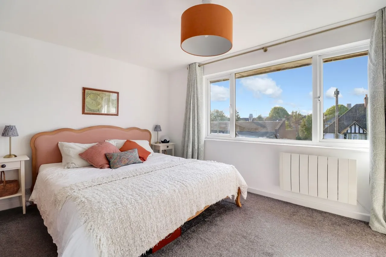Woodbridge Hill, Guildford, GU2, photo 9