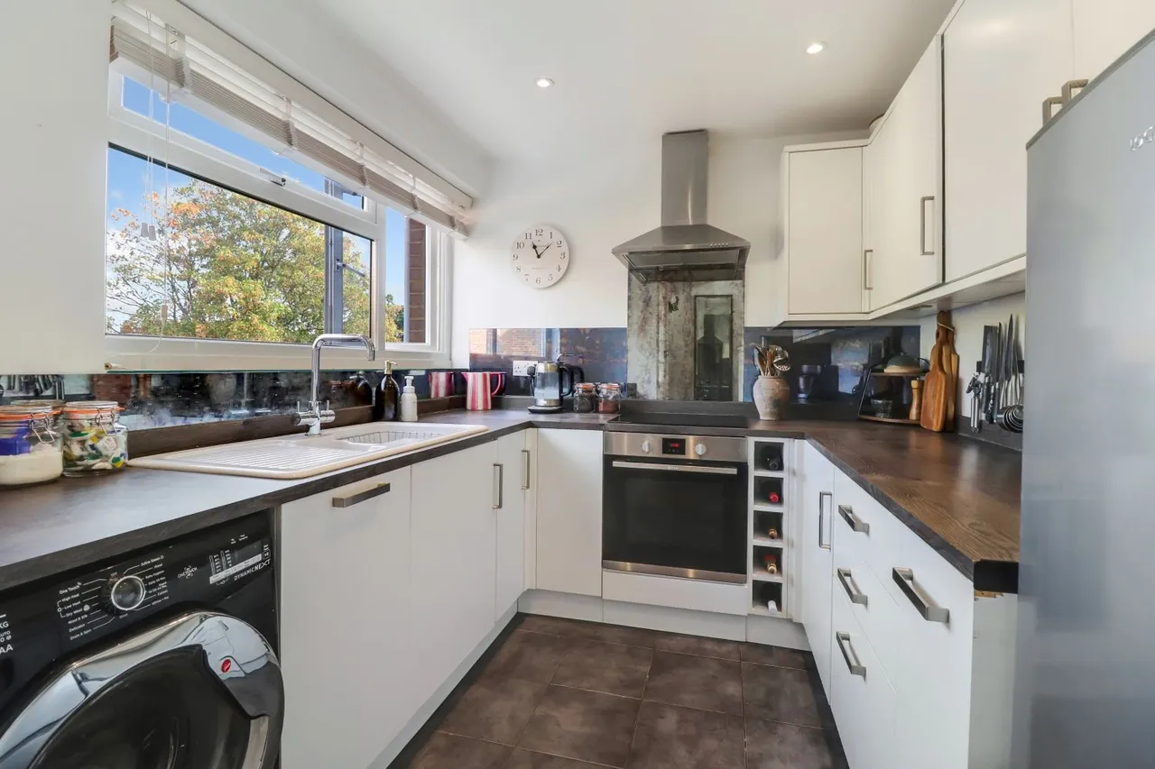 Woodbridge Hill, Guildford, GU2, photo 7