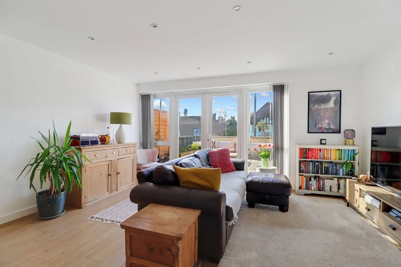 Woodbridge Hill, Guildford, GU2, photo 2
