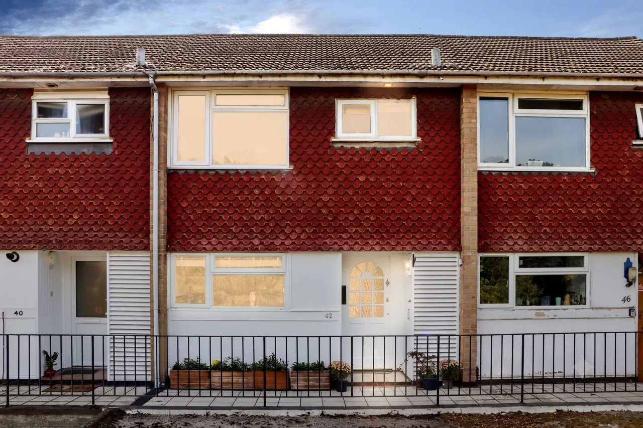 2 bed flat for sale, Woodbridge Hill, Guildford, GU2