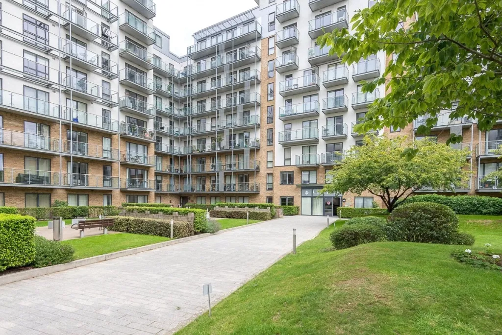 1 bed flat to rent, Voysey Square, Bow, E3