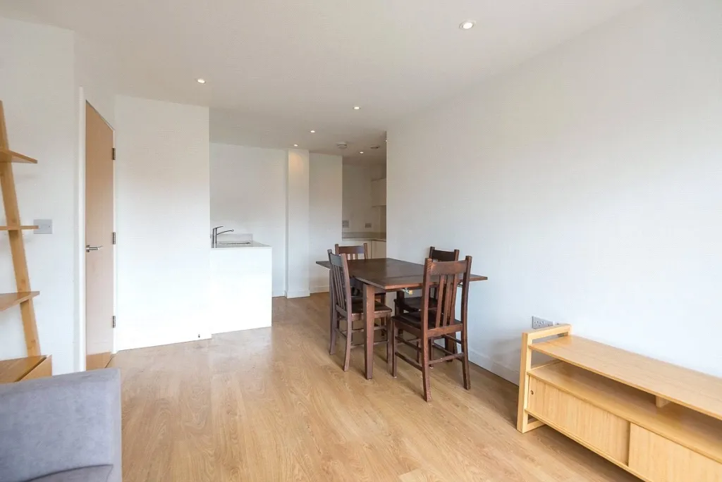 Voysey Square, Bow, E3, photo 9