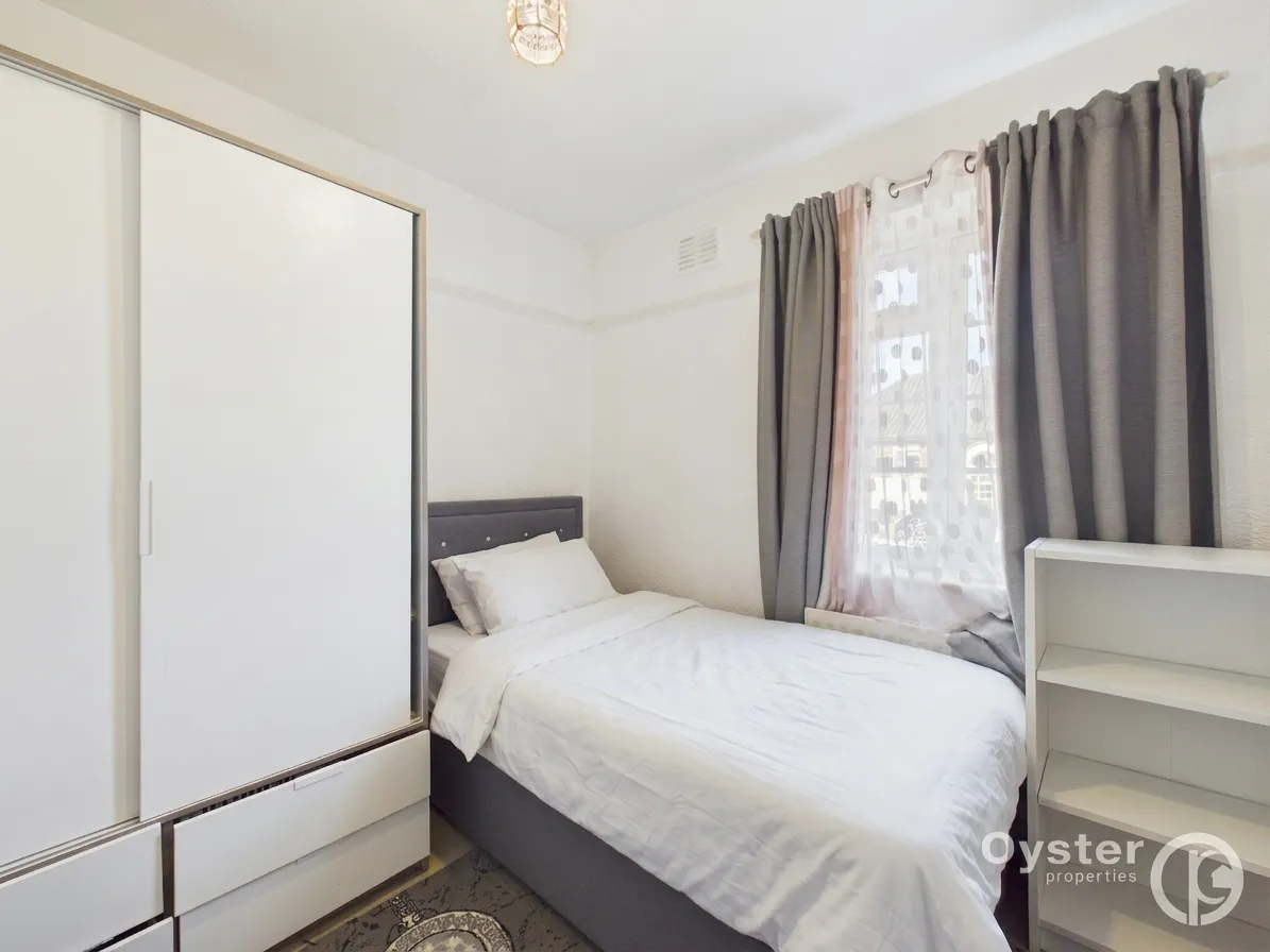 Bishop Ken Road, Harrow, HA3, photo 5