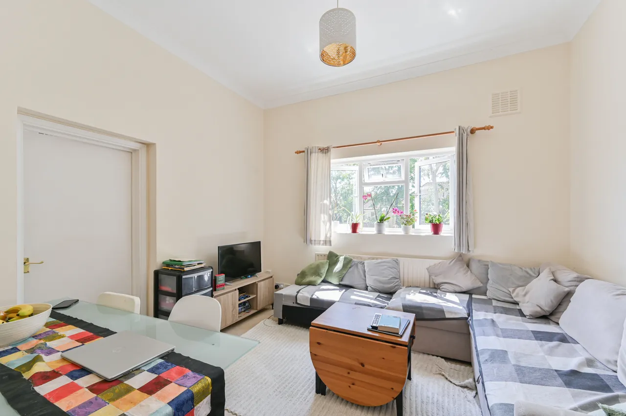 11d Wimbledon Park Road, London, photo 3