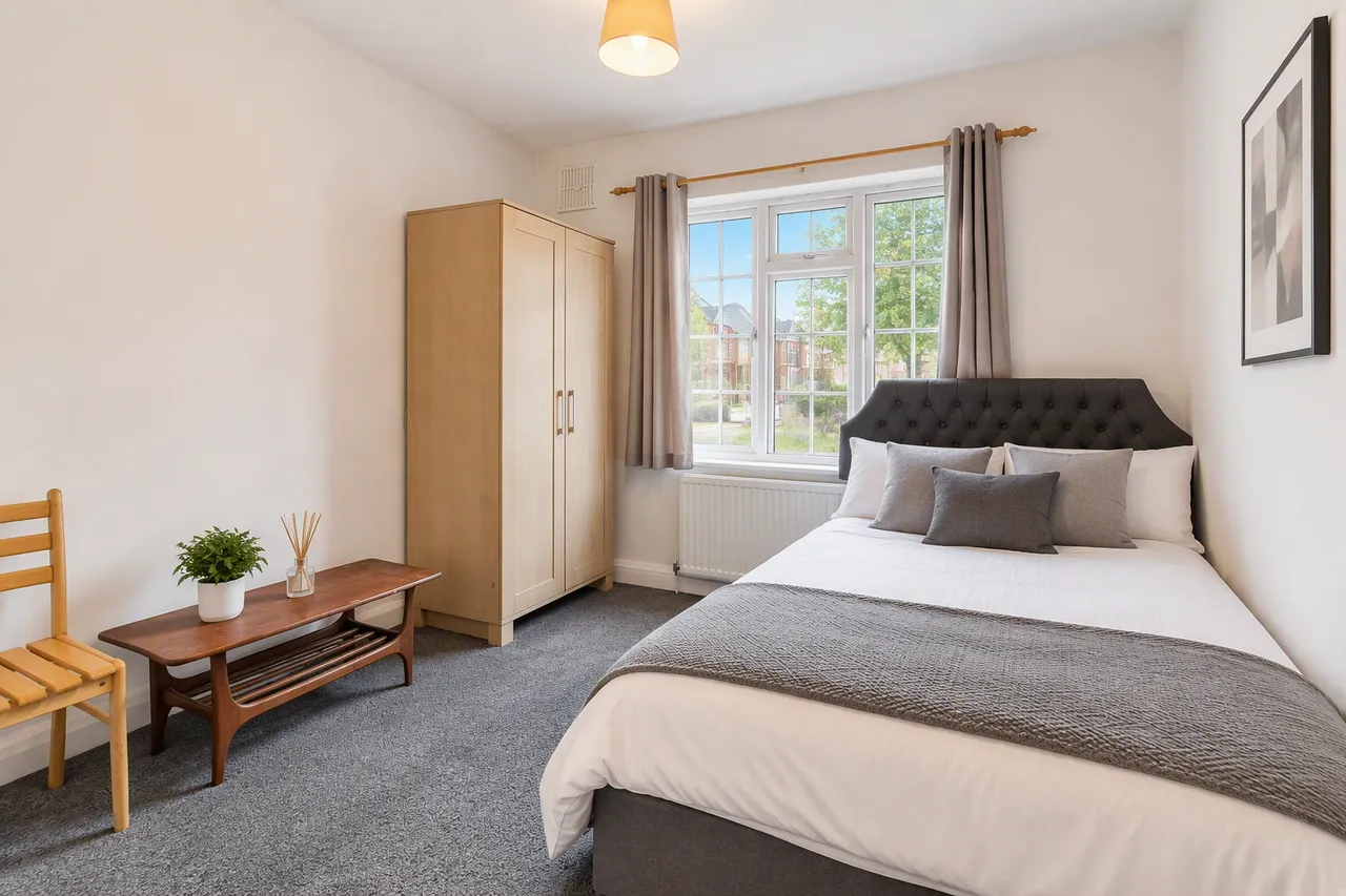 Eversley Crescent, Isleworth, photo 4