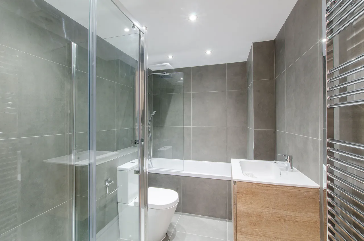 Flat 1, 138-142 Camberwell Road, London, photo 5