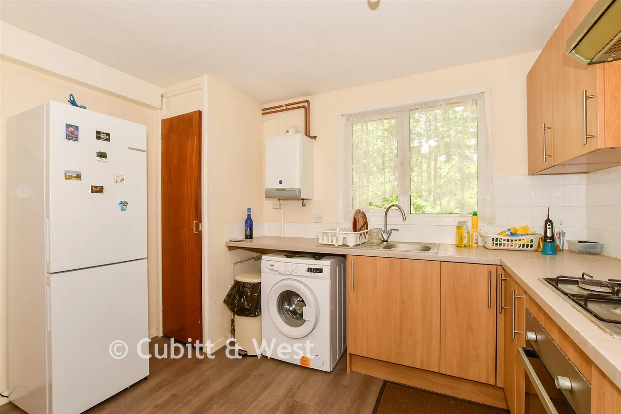 Berstead Walk, Bewbush, RH11, photo 5