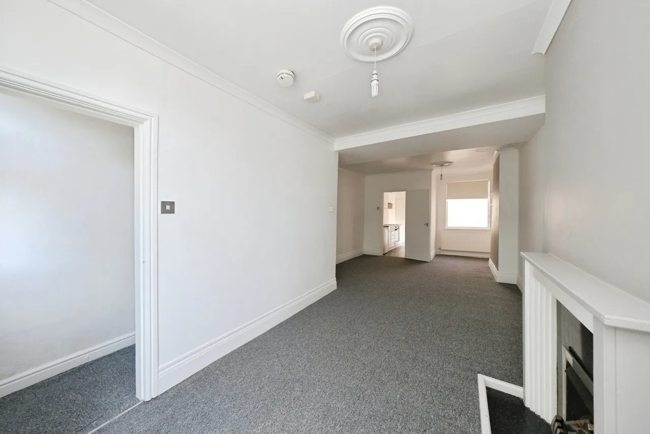 Leeming Lane South, Mansfield Woodhouse, Mansfield, Nottinghamshire, NG19, photo 2