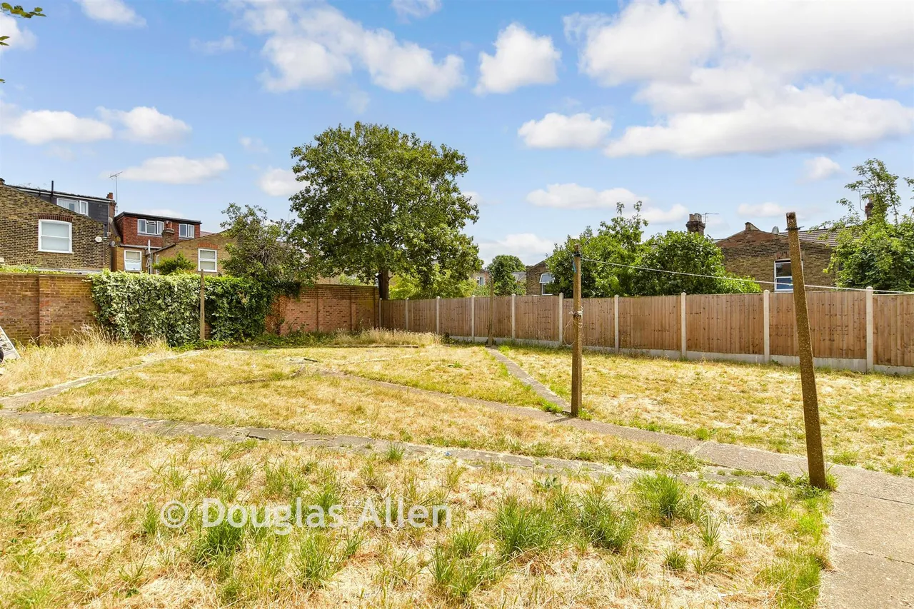 Dyson Road, London, E11, photo 10