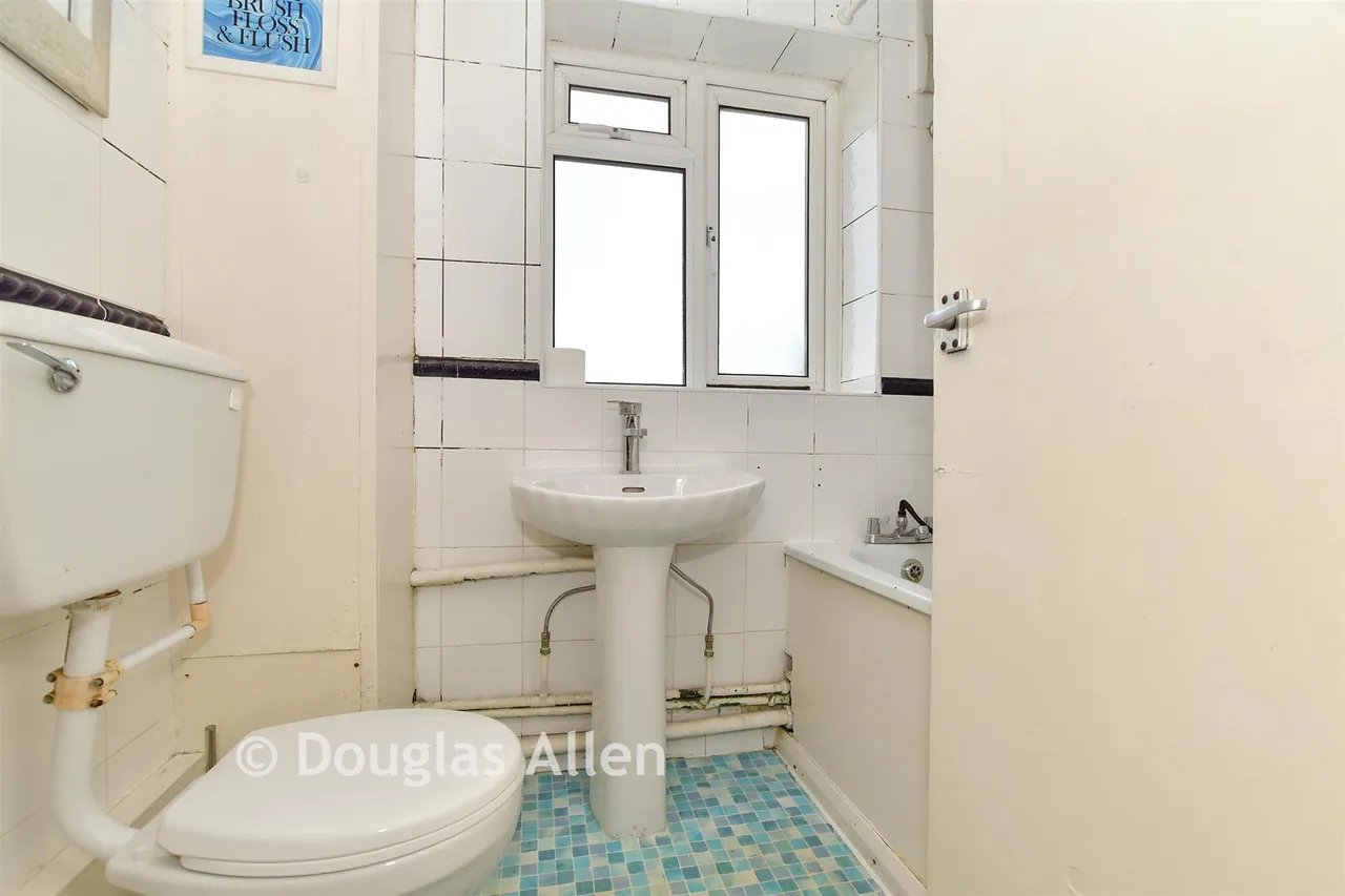 Dyson Road, London, E11, photo 5
