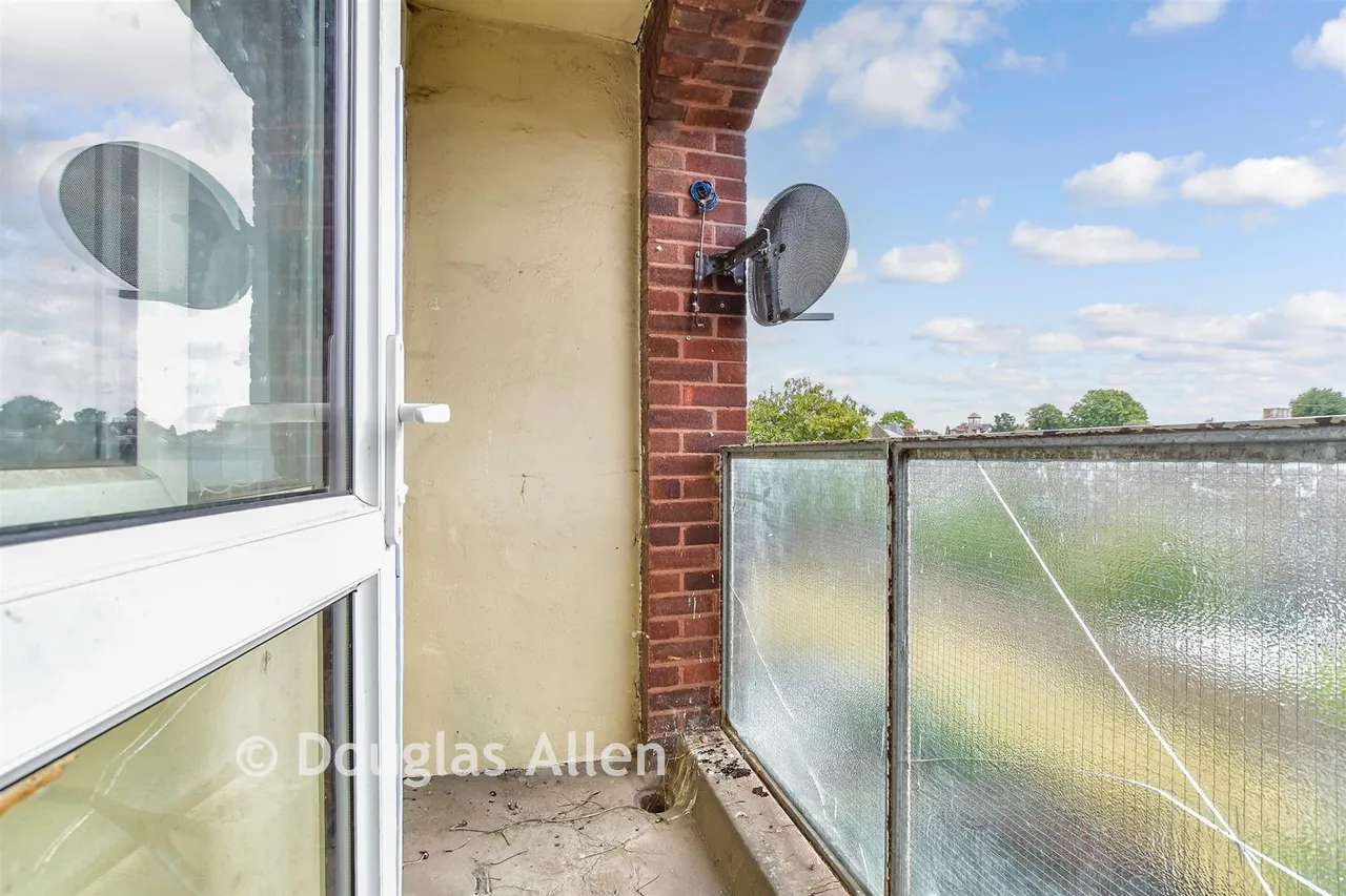 Dyson Road, London, E11, photo 9