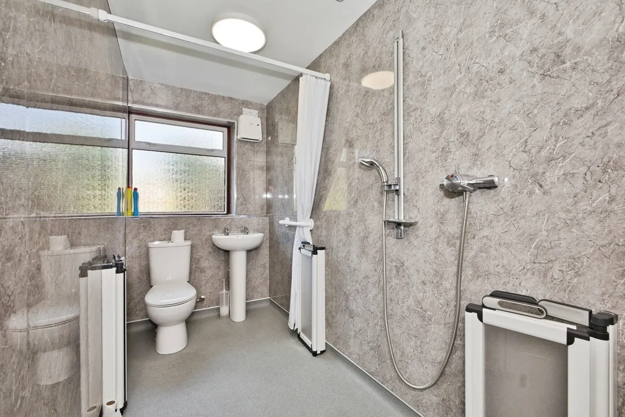 Bucklers Mead Road, Yeovil, BA21, photo 8