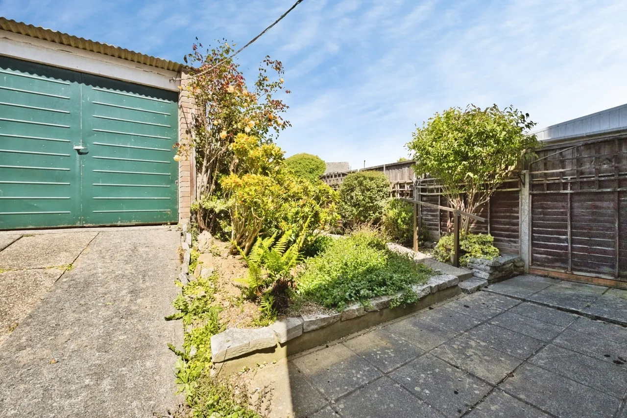 Bucklers Mead Road, Yeovil, BA21, photo 11