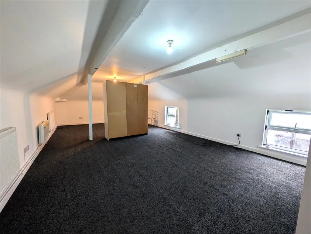 1 bed flat to rent, High Street, Bloxwich, WS3