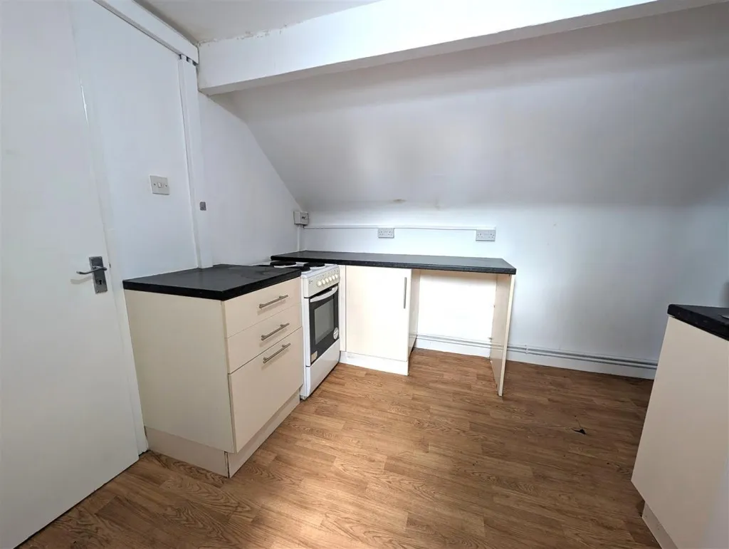 High Street, Bloxwich, WS3, photo 6
