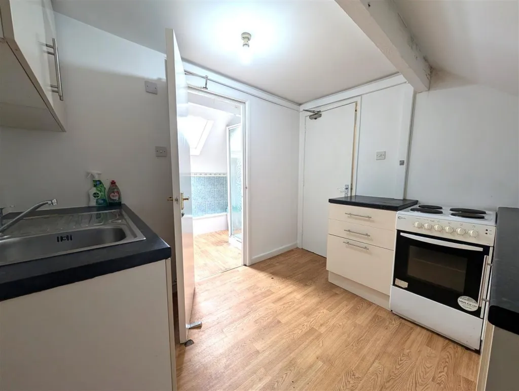 High Street, Bloxwich, WS3, photo 5
