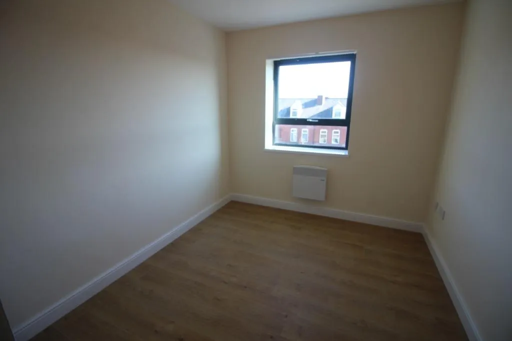 Walmersley Road, Bury, BL9, photo 4