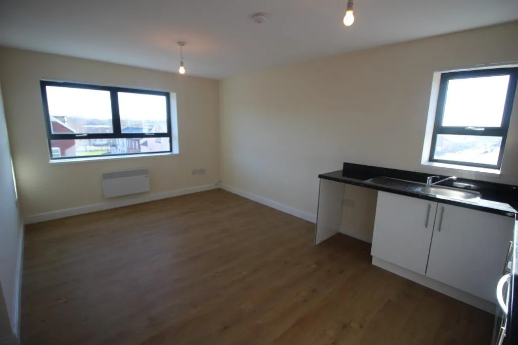 Walmersley Road, Bury, BL9, photo 3