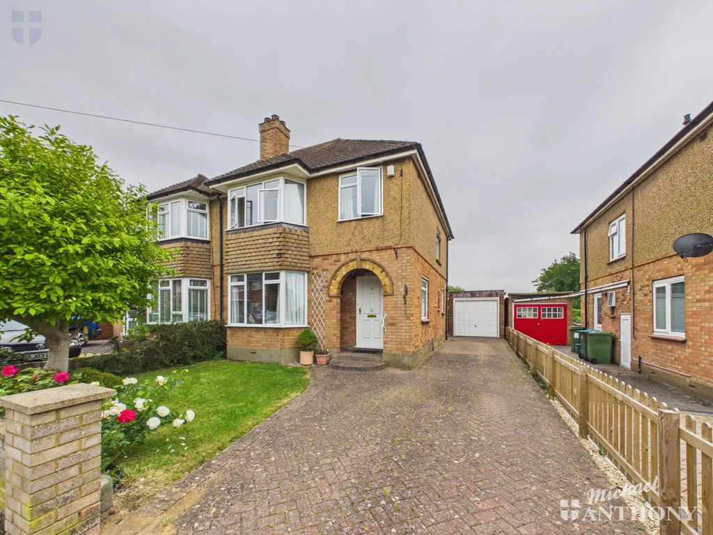 3 bed house for sale — Brudenell Drive, Stoke Mandeville, Aylesbury, HP22 5UR