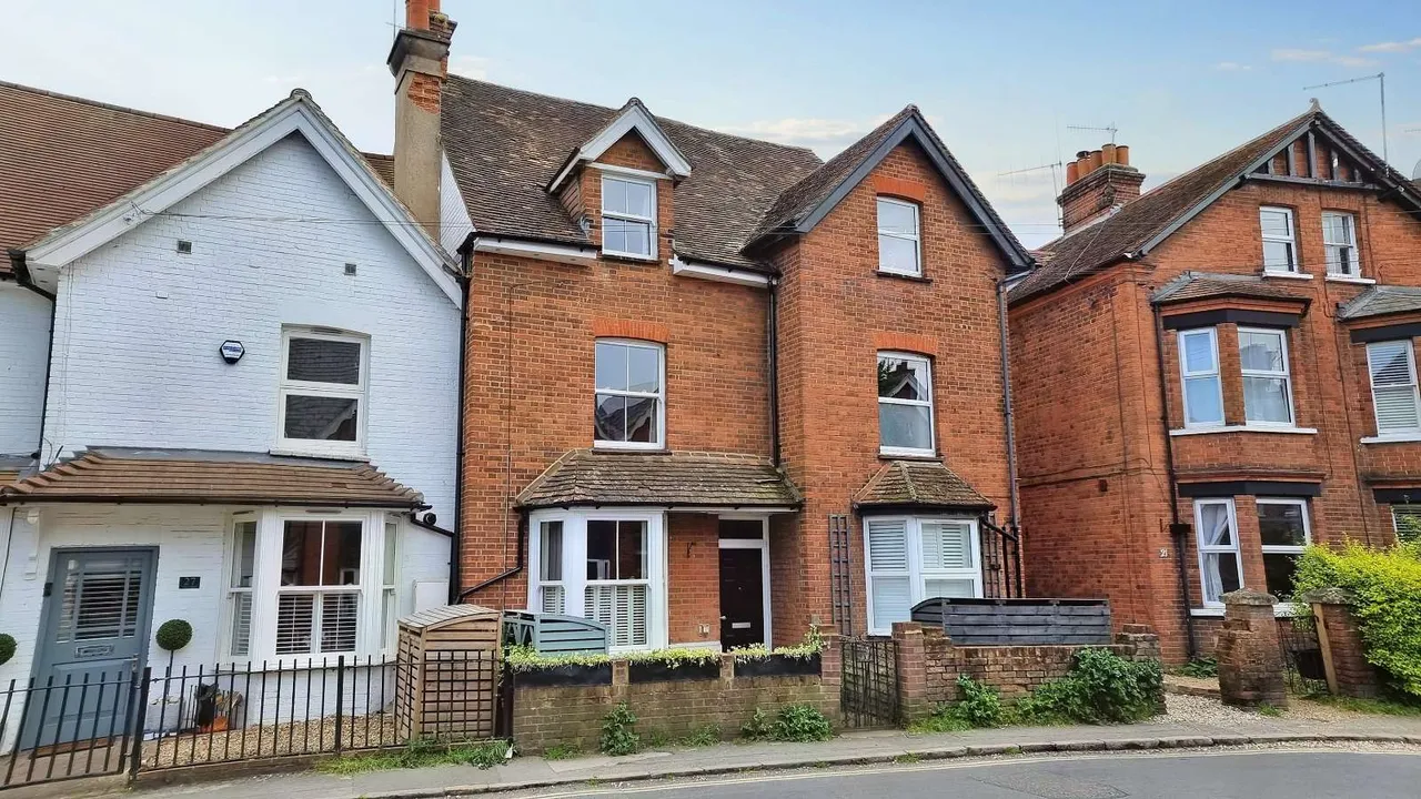 4 bed house to rent, Station Road, Marlow, SL7