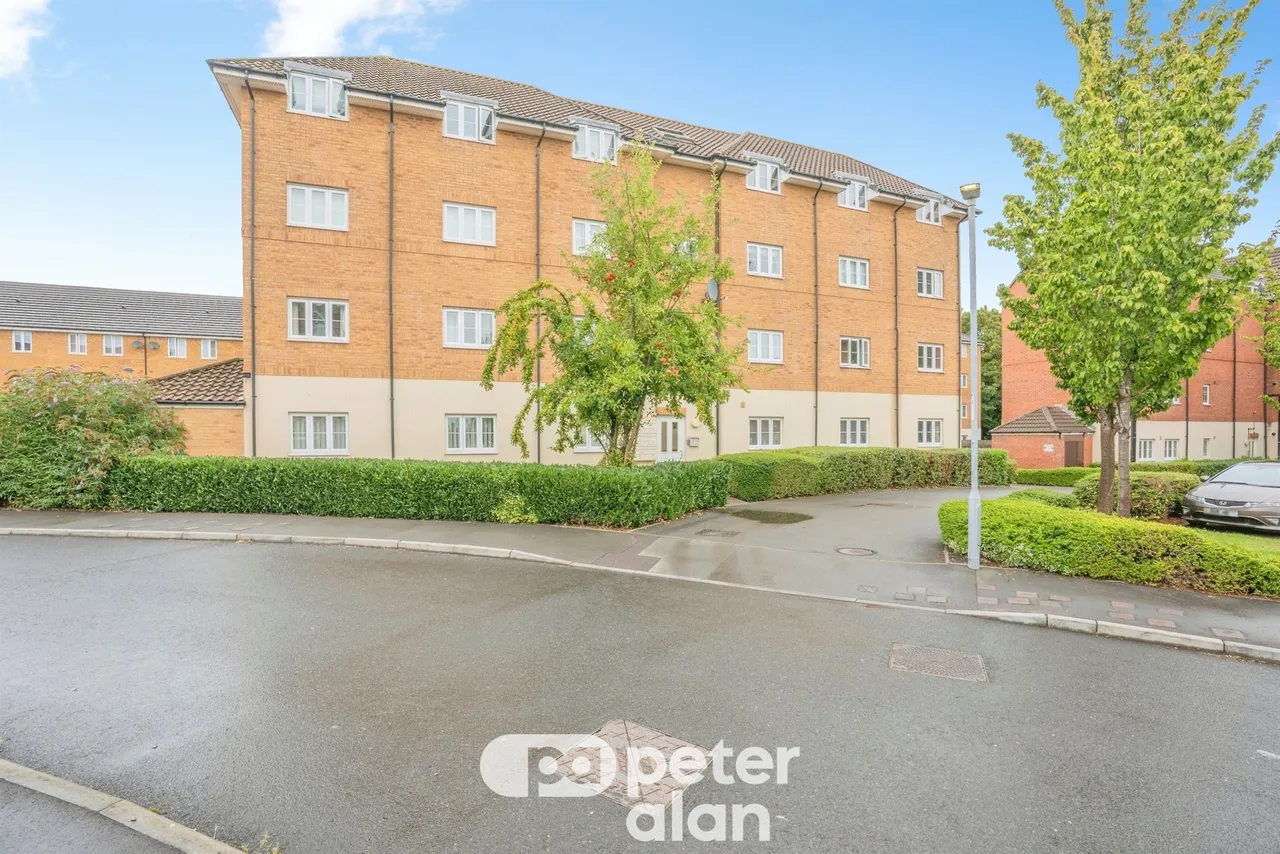 2 bed flat for sale, Blaen Bran Close, Cwmbran, NP44