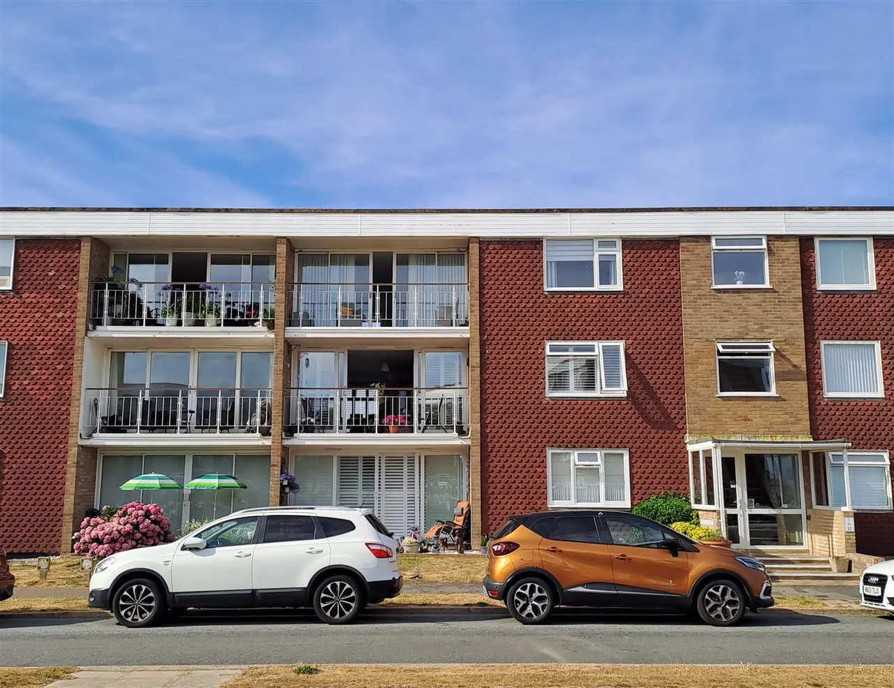 Chanctonbury Road, Rustington, photo 2