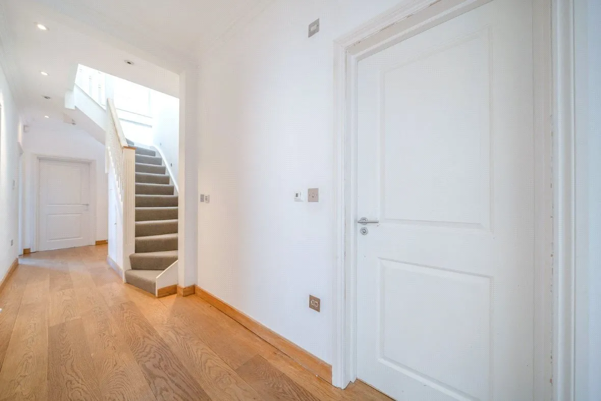 Bracknell Gardens, Hampstead, NW3, photo 11