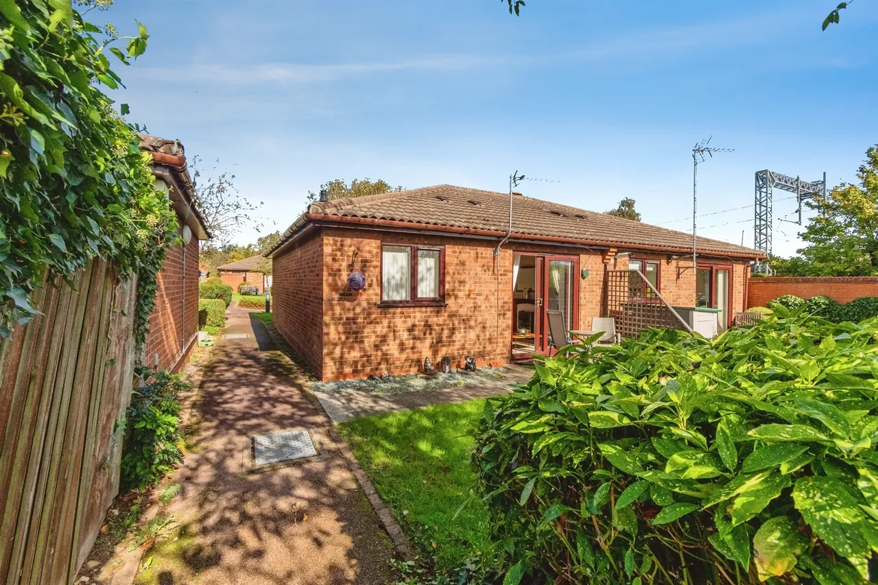 Remington Drive, Cannock, WS11, photo 16