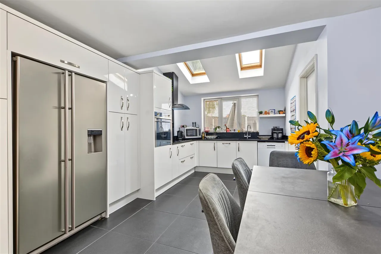 Beckhampton Road, Nottingham, NG5, photo 2