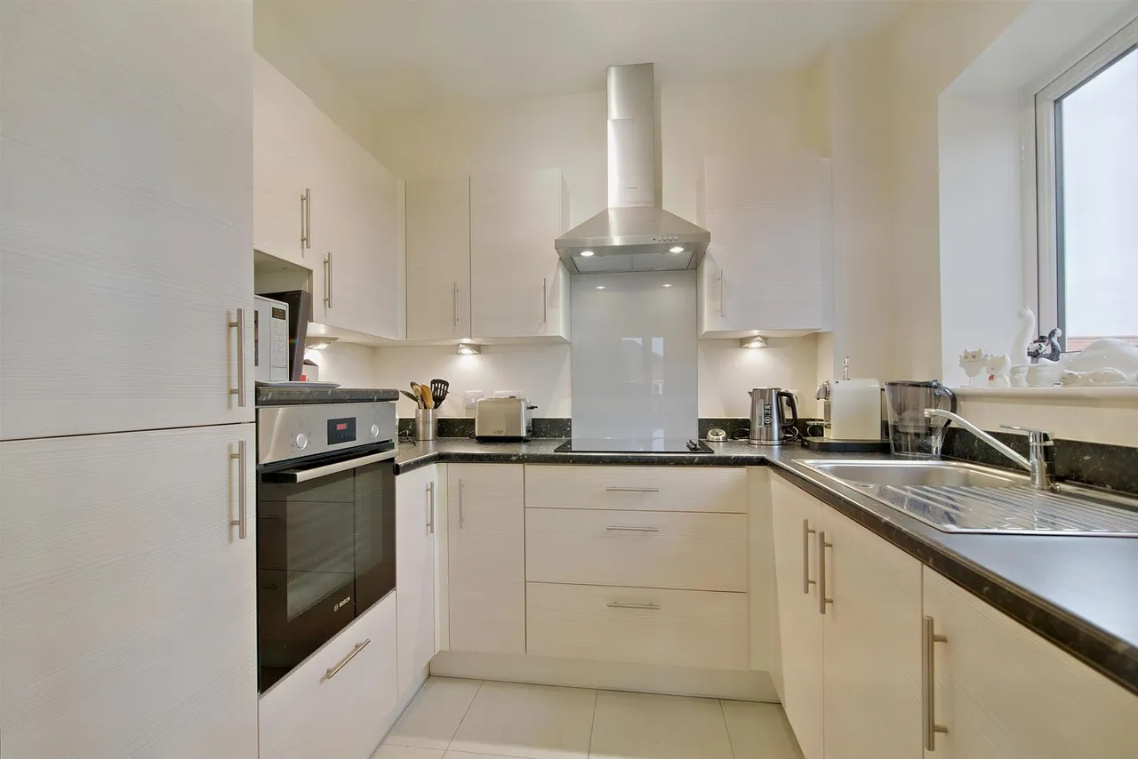 Chantry Drive, Filey, YO14, photo 7