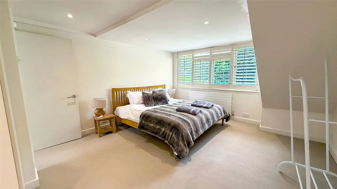 Covert Way, Hadley Wood, EN4 0LT, photo 11