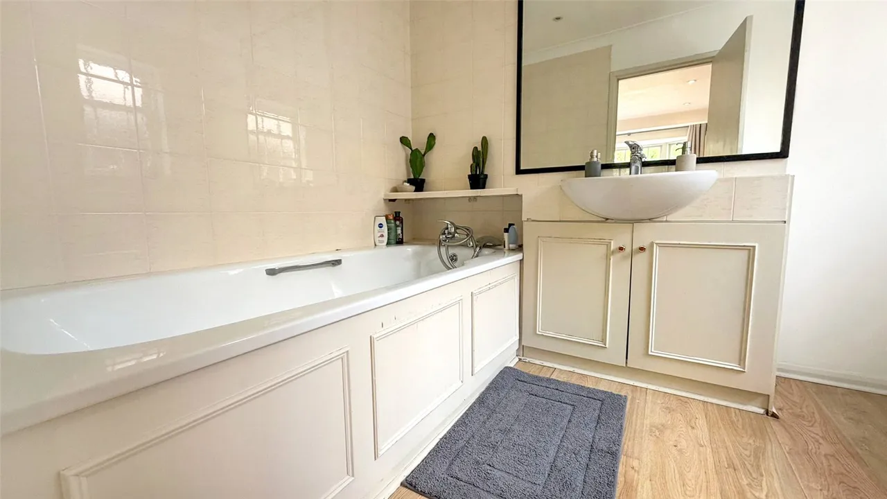 Covert Way, Hadley Wood, EN4 0LT, photo 9