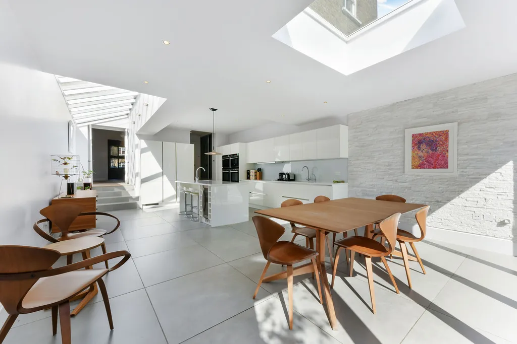6 bed house to rent, Rosehill Road, London, SW18