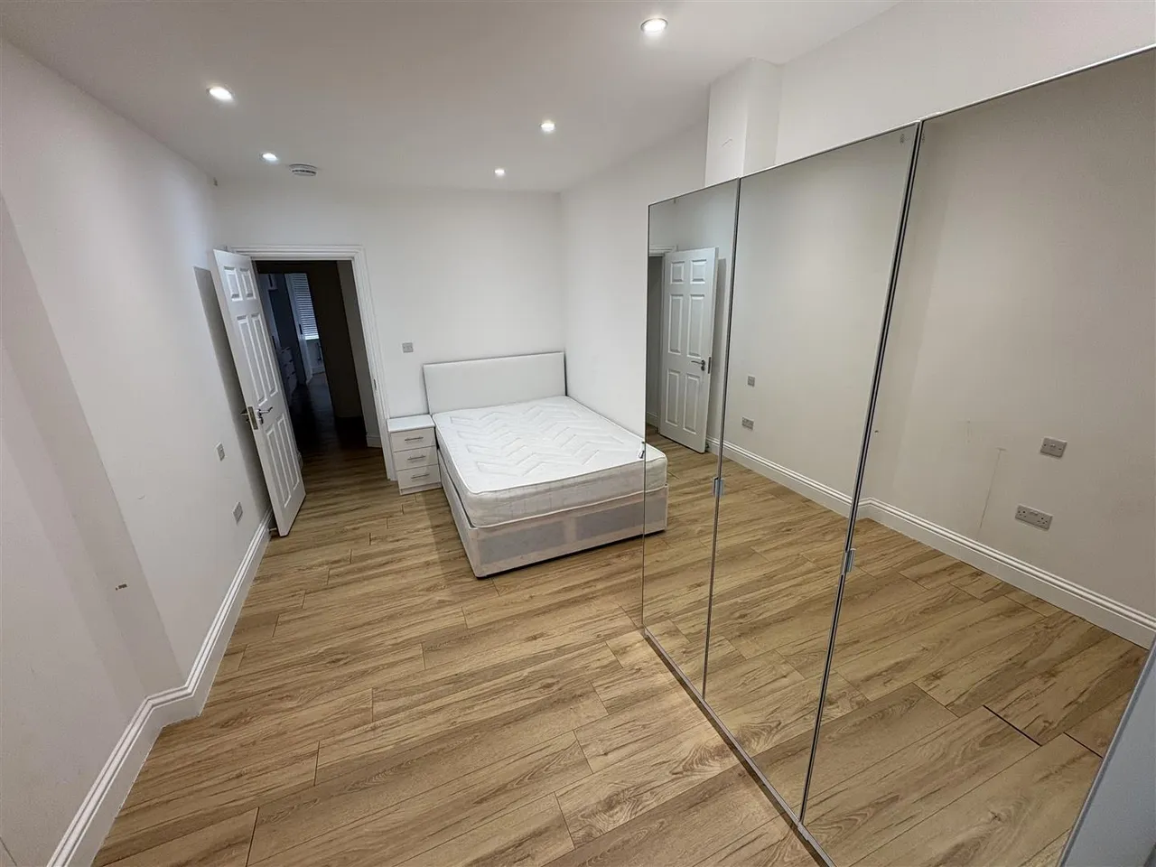 Green Lane, Hendon, London, photo 6
