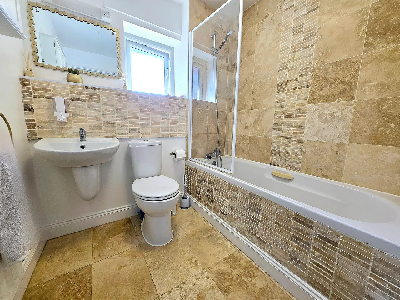 Owen Close, Northolt, UB5, photo 7