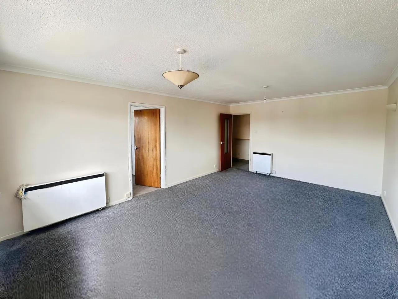 Off Old Bedford Rd, Luton, LU2, photo 7