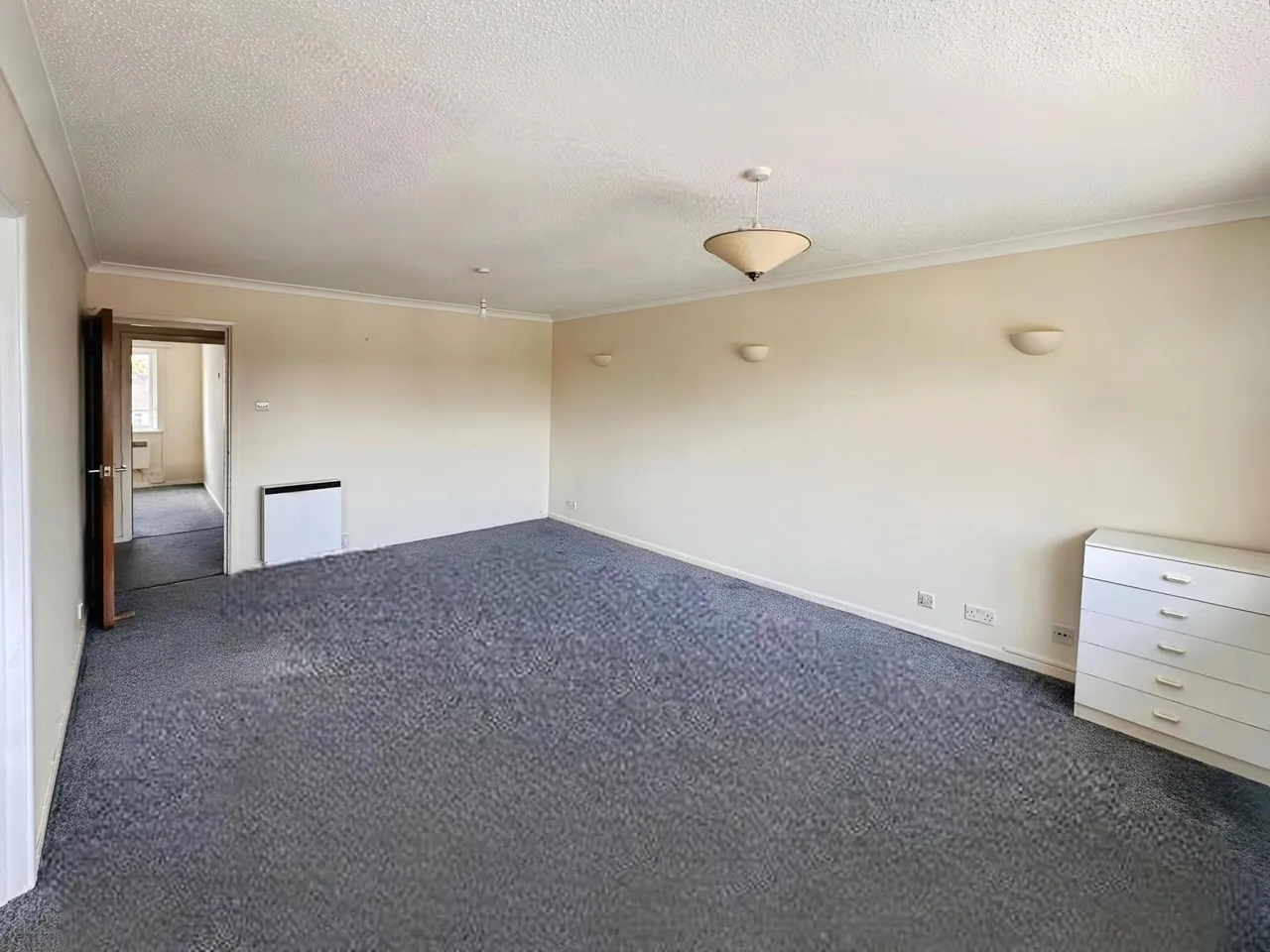 Off Old Bedford Rd, Luton, LU2, photo 5