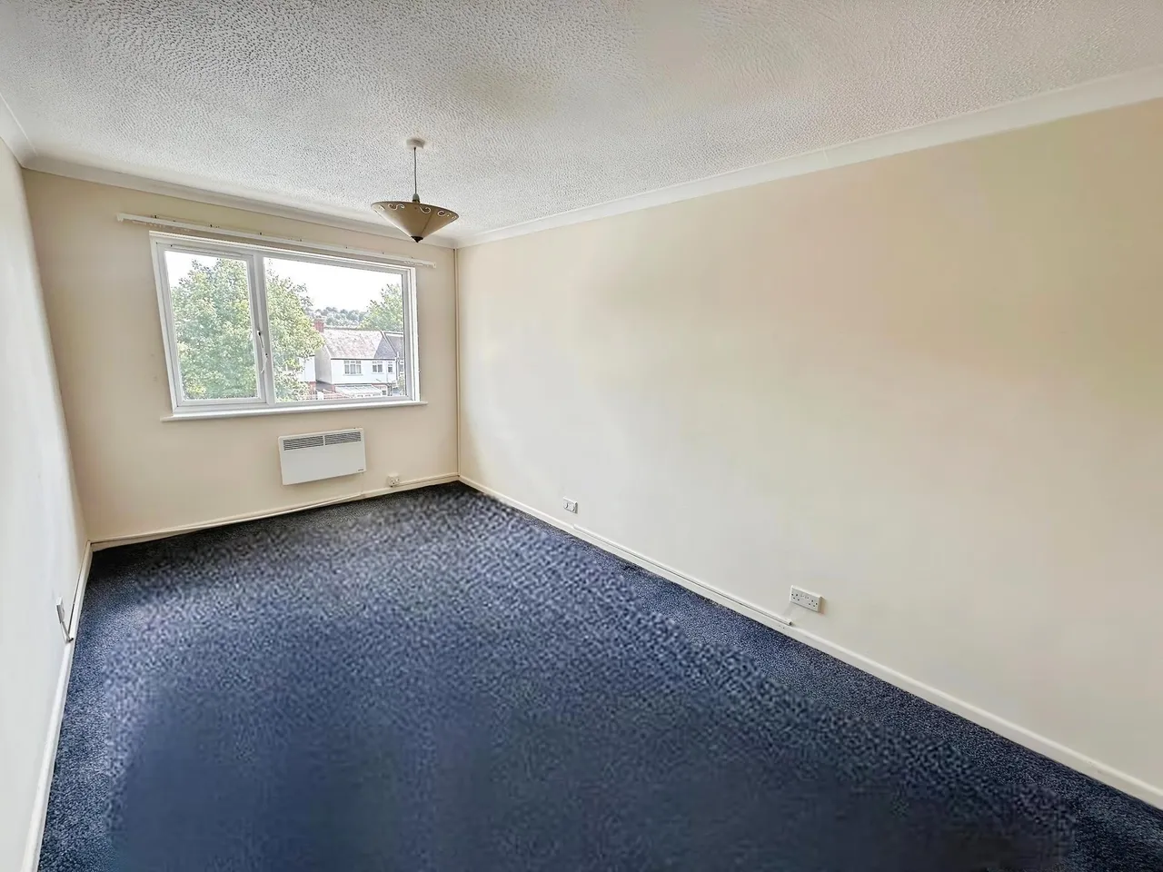 Off Old Bedford Rd, Luton, LU2, photo 14