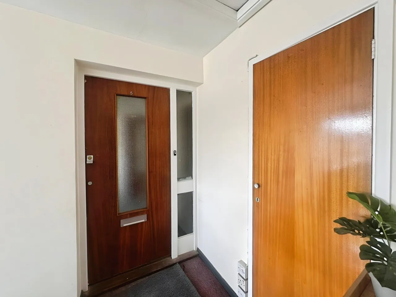 Off Old Bedford Rd, Luton, LU2, photo 8