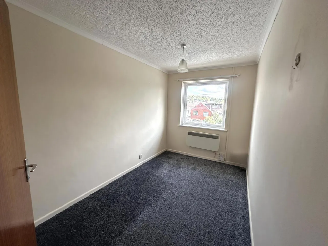 Off Old Bedford Rd, Luton, LU2, photo 12
