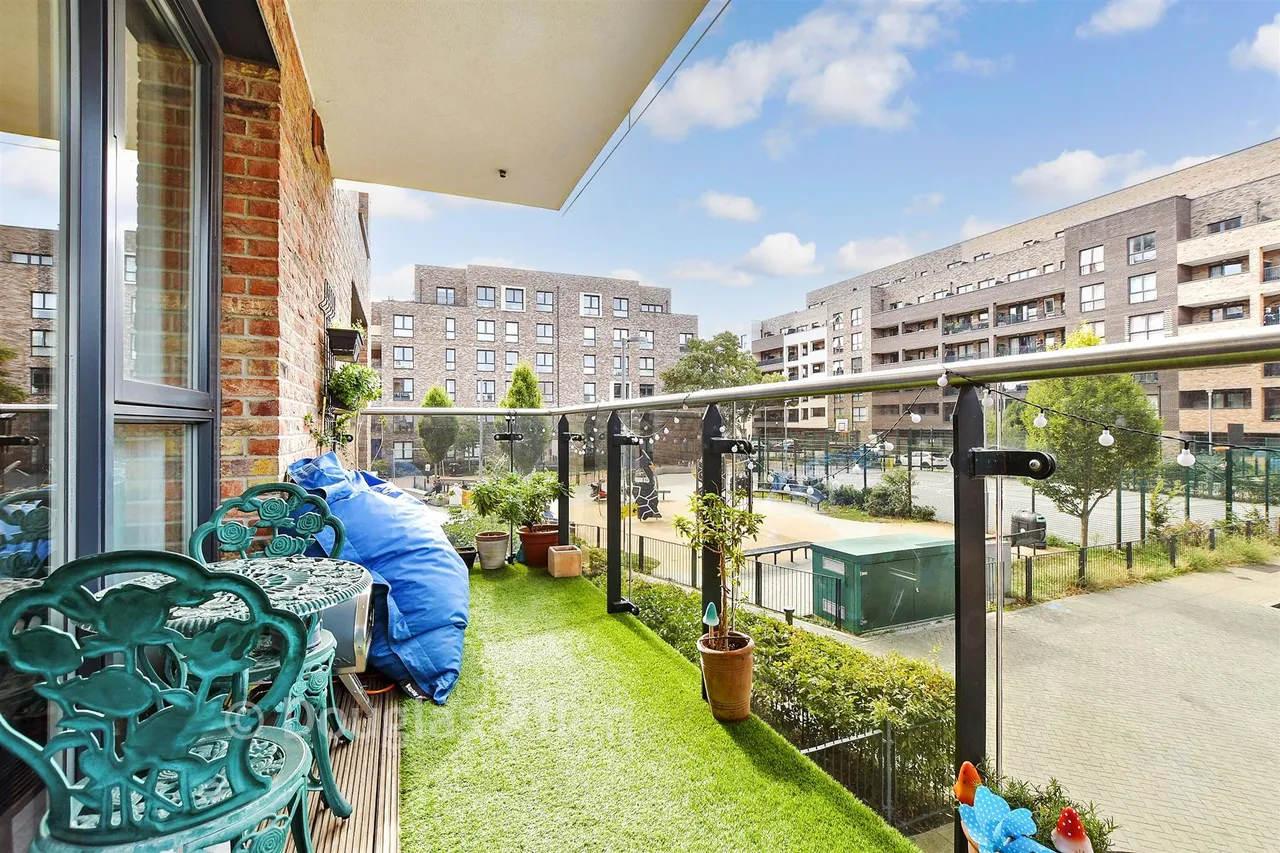 Troubridge Square, Walthamstow, E17, photo 2
