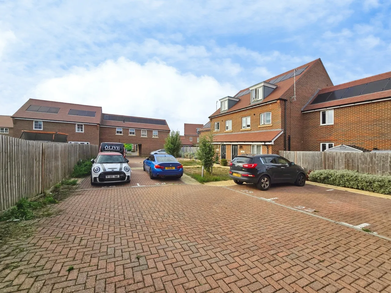 Blackburne Way, Tongham, GU10, photo 5