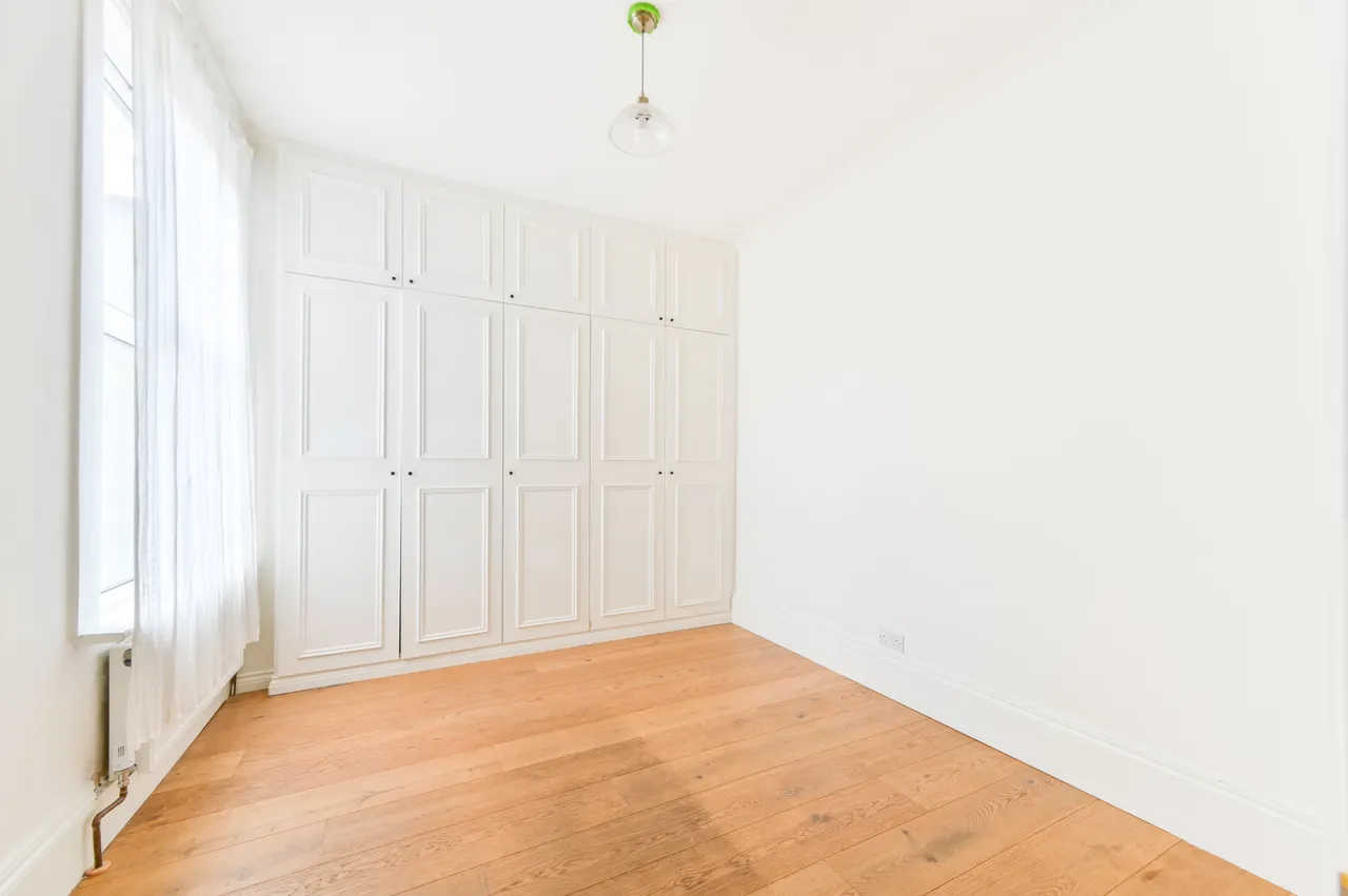 London, NW2, photo 3