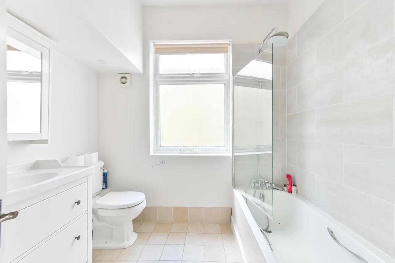 London, NW2, photo 6