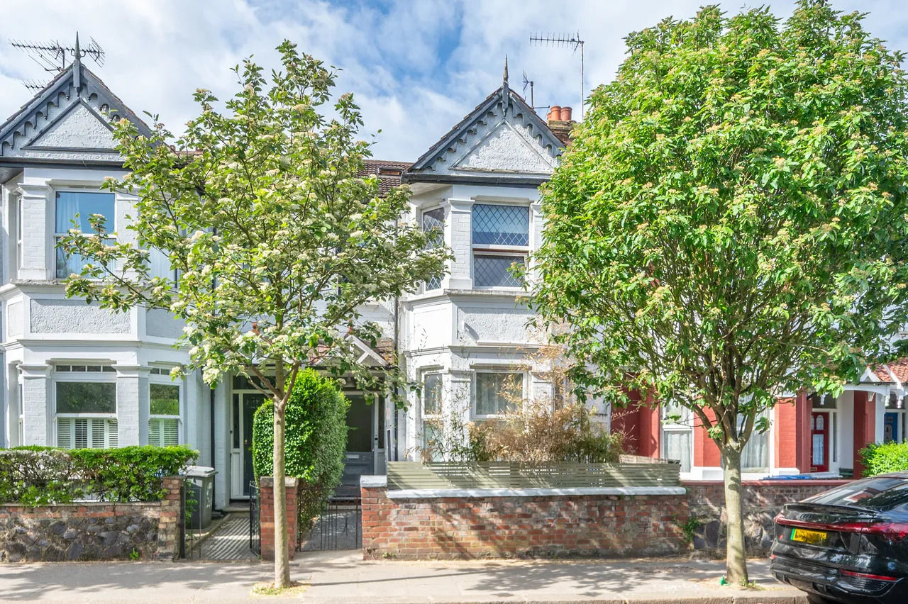 London, NW2, photo 5