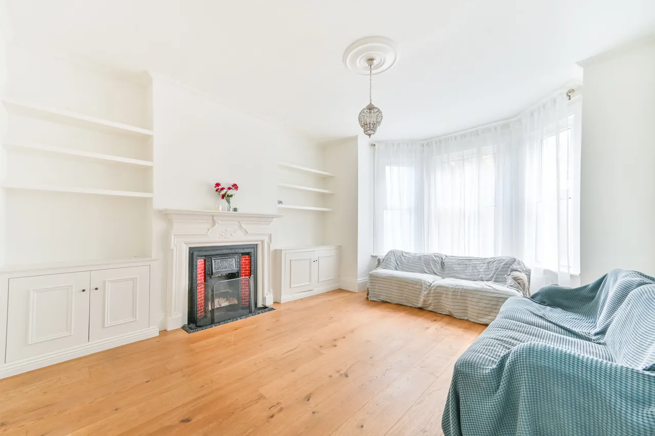 2 bed flat for sale, London, NW2