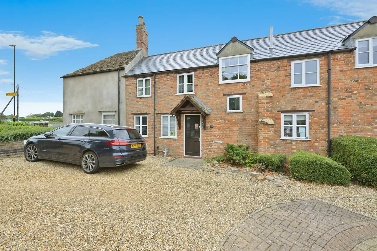 2 bed flat for sale, Riverside Maltings Peterborough, PE8