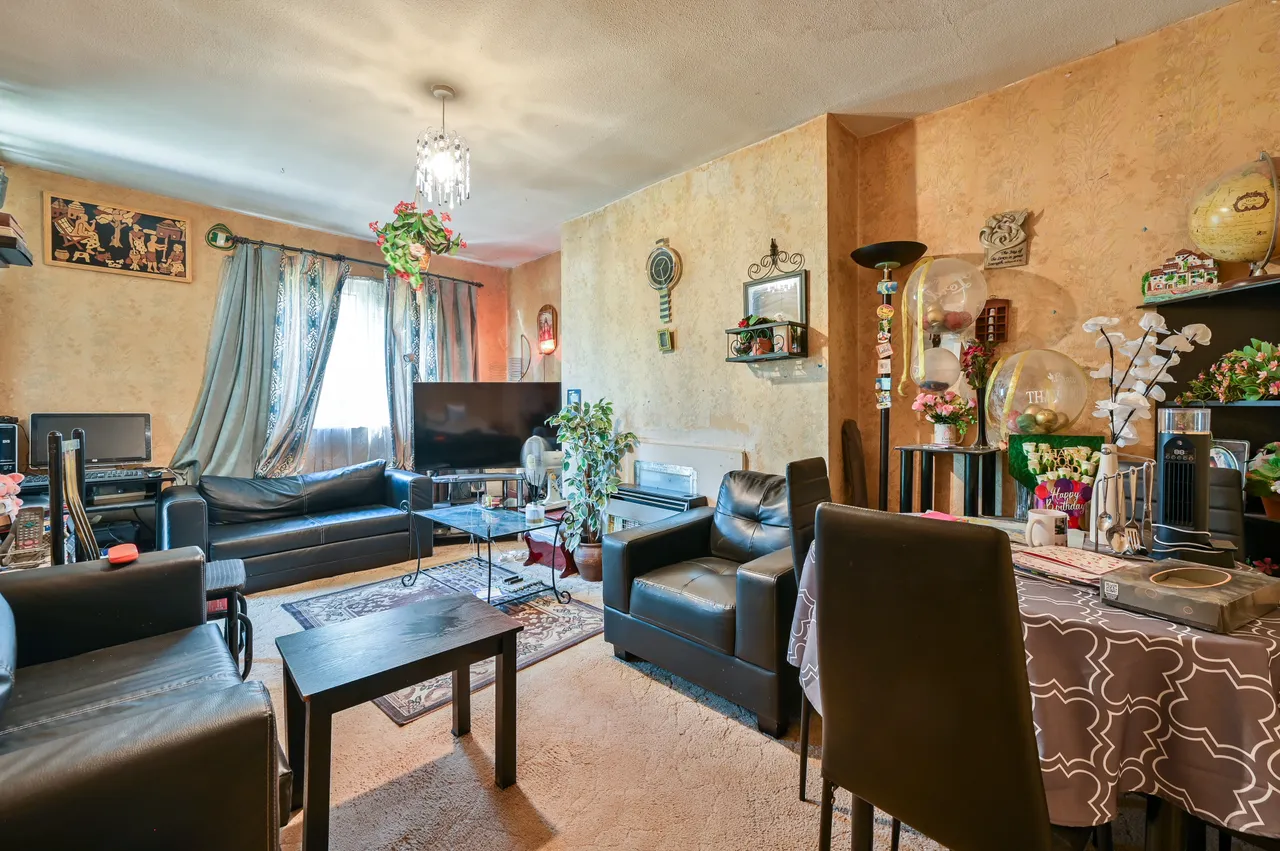 24 Dunnock Court, Elmworth Grove, London, photo 2